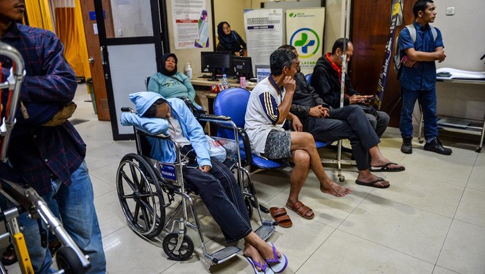 Begini Kondisi Korban Luka Kecelakaan Beruntun di Tol Cipularang Sebagian korban luka akibat kecelakaan beruntun di Tol Cipularang mendapat perawatan di RSU Radjak, Purwakarta, Jawa Barat, Selasa (12/11). Begini kondisinya.
