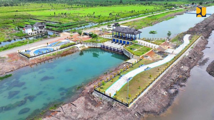Begini Potret Jaringan Irigasi Pendukung Kawasan Food Estate Jaringan irigasi merupakan infrastruktur air pendukung Kawasan Food Estate Dadahup di Kabupaten Kapuas, Kalimantan Tengah. Begini potretnya.