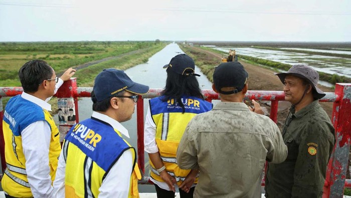 Jaringan irigasi merupakan infrastruktur air pendukung Kawasan Food Estate Dadahup di Kabupaten Kapuas, Kalimantan Tengah. Begini potretnya.