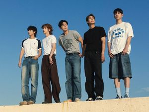 Lirik Lagu Mytro Bomb Bomb Bomb Lengkap Terjemahan dan Daftar Member-nya