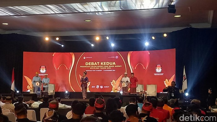 Debat Pilbup Buleleng 2024 kedua, Selasa (12/11/2024). (Made Wijaya Kusuma)