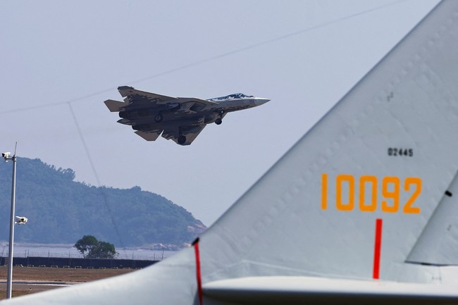 Kepungan Jet Tempur dan China Vs Taiwan yang Tak Pernah Akur