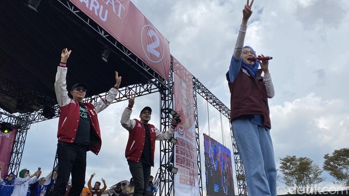 Desy Ratnasari Tampil Spesial di Kampanye Akbar Ayep Zaki-Bobby Maulana