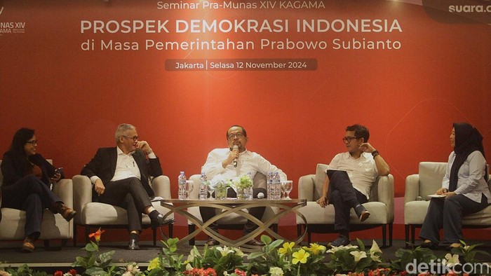 Diskusi Prospek Demokrasi di Bawah Rezim Prabowo Diskusi berjatuk 'Prospek Demokrasi Indonesia di Masa Pemerintahan Prabowo Subianto' digelar di Jakarta, Selasa (12/11/2024). Diskusi itu menghadirkan sejumlah tokoh.