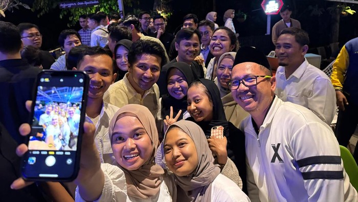 Emil Dardak bertemu milenial di Jember