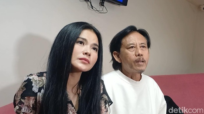 epy kusnandar dan istrinya, karina epy kusnandar dan istrinya, karina