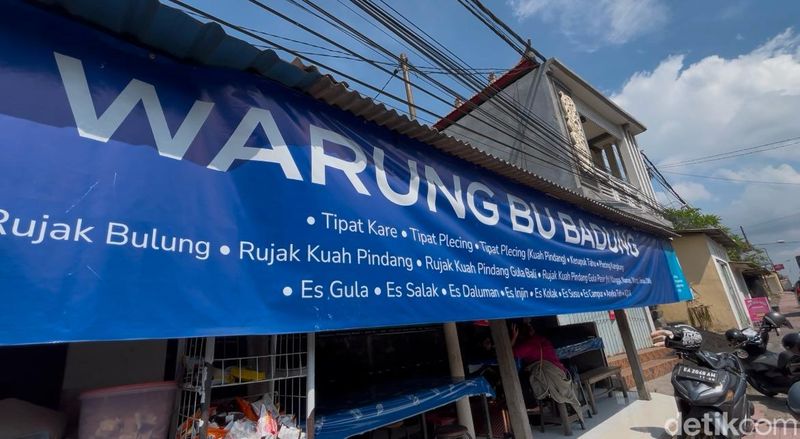 Es salak di Warung Bu Badung, Jalan Raya Guwang, Sukawati, Gianyar, Bali, Jumat (8/11/2024). (Firga Raditya Pamungkas)