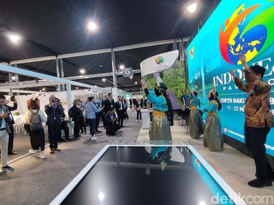 Heboh! Flashmob Ramaikan Paviliun RI di COP 29