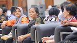 Istana Wakil Presiden Gibran Diserbu Warga untuk Lapor Mas Wapres