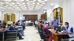 Istana Wakil Presiden Gibran Diserbu Warga untuk Lapor Mas Wapres