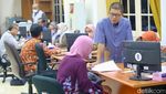Istana Wakil Presiden Gibran Diserbu Warga untuk Lapor Mas Wapres