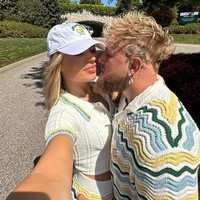 Berbeda dengan istri Mike Tyson, wanita asal Belanda ini tak ragu memamerkan kemesraannya dengan Jake Paul. Mereka pun sering didapatkan liburan mewah bersama. Foto: Instagram Jutta Leerdam