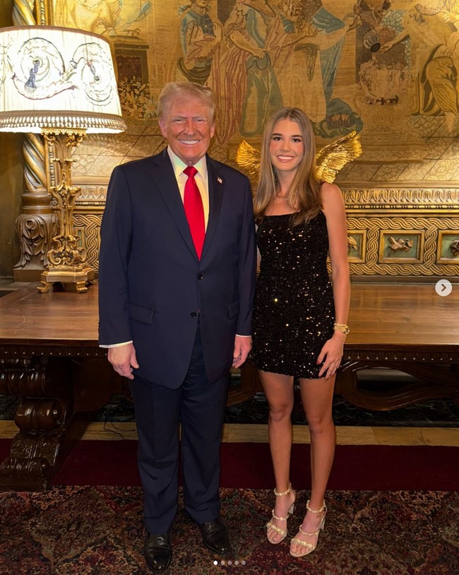 Kai Trump saat ini masih bersekolah di sekolah menengah The Benjamin School yang biaya per tahunnya mencapai US$ 37.000. Dia memasuki tahun ketiga dan tengah bersiap kuliah. Baru-baru ini Kai juga meluncurkan chanel YouTube yang memperlihatkan kesehariannya termasuk momen saat kakeknya menang Pilpres AS. Foto: Instagram