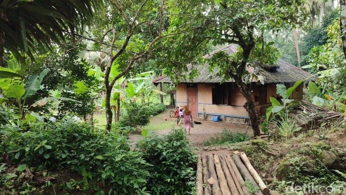 Kampung Adat Kuta Ciamis.