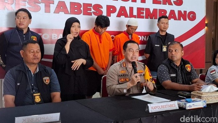 Kurnadi Saputra (33) dan Eko Purnomo (30) ditangkap polisi usai mencuri motor.