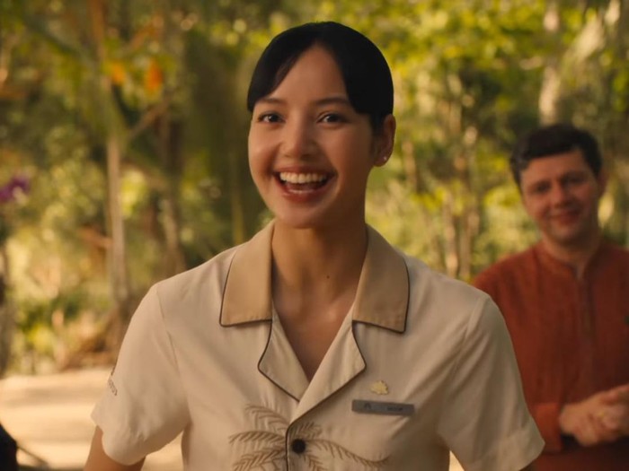 Lisa BLACKPINK dalam trailer The White Lotus 3