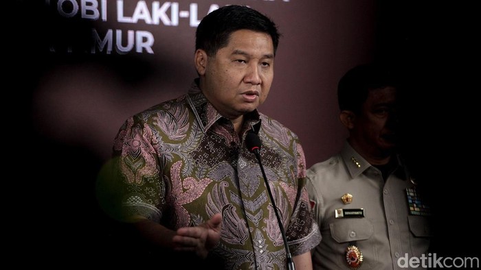 Maruarar Sirait merupakan Menteri Perumahan dan Kawasan Permukiman (PKP) di Kabinet Merah Putih