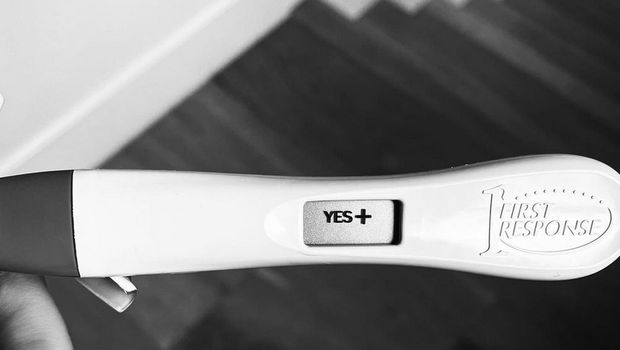 Megan Fox Umumkan Kehamilan Megan Fox umumkan kehamilan.