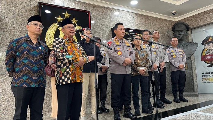 Mendikdasmen Abdul Muti temui Kapolri Jenderal Listyo Sigit Prabowo (Rumondang/detikcom)