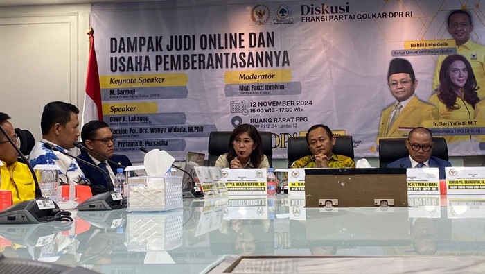 Menkomdigi Meutya dalam diskusi pemberantasan judi online yang diadakan oleh Fraksi Golkar DPR RI (Dwi/detikcom)