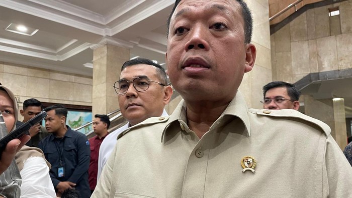 Menteri Agraria dan Tata Ruang/Kepala Badan Pertanahan Nasional (ATR/BPN) Nusron Wahid mengadakan rapat kerja dengan Menteri Transmigrasi Iftitah Sulaiman.