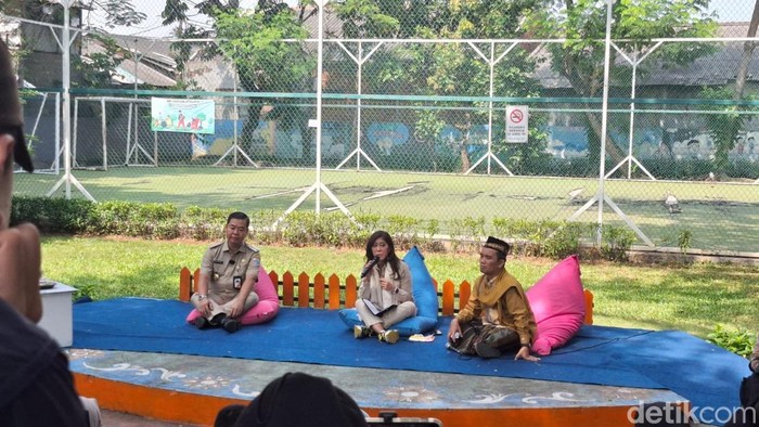 Menteri Komunikasi dan Digital RI Meutya Hafid menghadiri acara edukasi dan pelatihan literasi digital dengan Tema Pencegahan dan Penanganan Judi Online di lingkungan sekolah dan masyarakat di Semper Barat, Cilincing, Jakarta Utara.