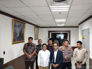 Prabowo Perintahkan Pusat Hadir Selamatkan Warga Terdampak Erupsi Lewotobi