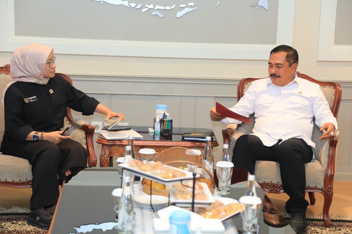 Menteri Pendayagunaan Aparatur Negara dan Reformasi Birokrasi (PANRB) Rini Widyantini dan Menteri Imigrasi dan Pemasyarakatan Agus Andrianto