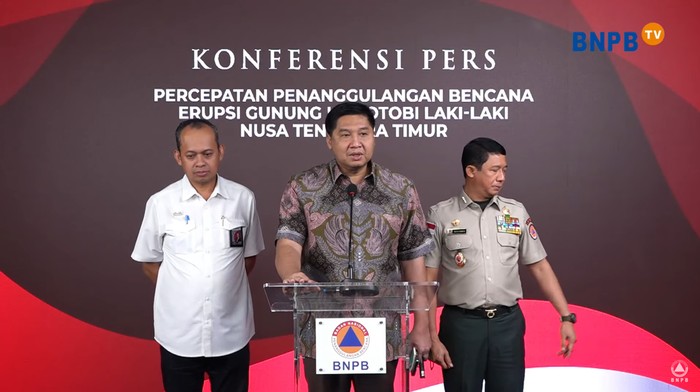 Menteri Perumahan Rakyat dan Kawasan Permukiman, Maruarar Sirait, dalam konferensi pers percepatan penanggulangan bencana erupsi Gunung Lewotobi Laki-laki, Selasa (12/11/2024). (Youtube BPNP TV)