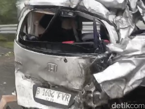Mobil Hancur, Heri Bersyukur Selamat dari Kecelakaan di Tol Cipularang