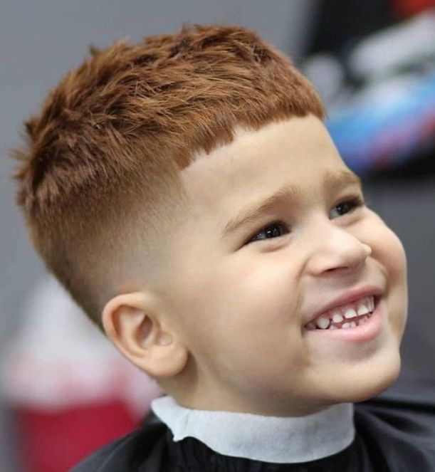 Model rambut anak cowok Model rambut anak cowok yang keren dan bikin tambah ganteng.