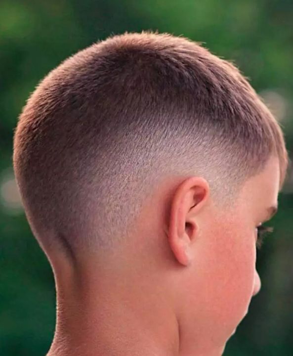 Model rambut anak cowok Model rambut anak cowok yang keren dan bikin tambah ganteng.