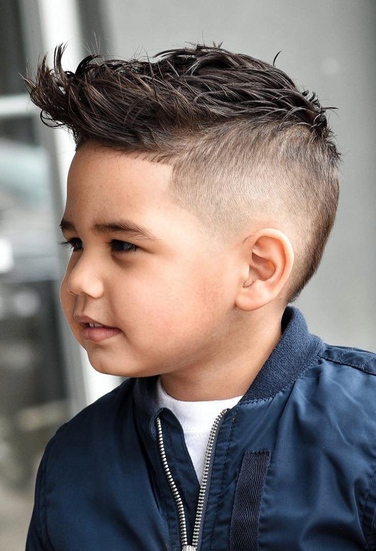 Model rambut anak cowok Model rambut anak cowok yang keren dan bikin tambah ganteng.