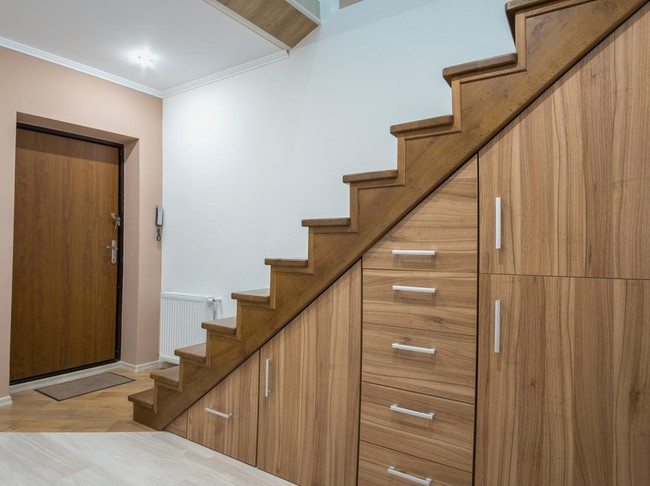 Tak Hanya Ciamik, 7 Model Tangga Ini Juga Cocok buat Rumah Minimalis