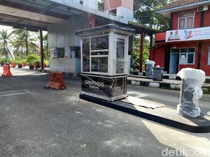 Rencana Palang Parkir Otomatis Pantai Pangandaran Ditunda