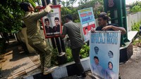 Alat peraga kampanye (APK) itu ditertibkan karena melanggar aturan.  