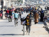 Pilu Pengungsi Palestina Mencari Tempat Aman