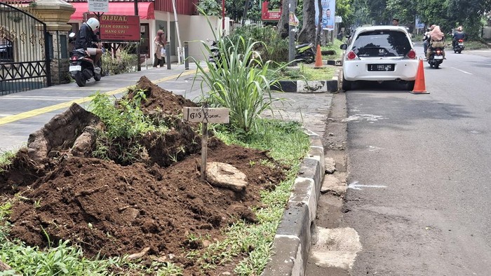 Pipa saluran gas mengalami kebocoran di Jl A Yani, Tanah Sareal, Kota Bogor.