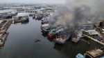 Potret Belasan Kapal Nelayan Terbakar Hebat di Pekalongan