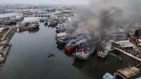 Sekitar pukul 08.00 WIB, petugas pemadam kebakaran masih berjibaku memadamkan api. Tidak ada korban jiwa dalam peristiwa ini. 