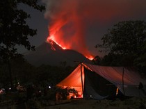 Potret Gunung Lewotobi Laki-laki Meletus 7 Kali Pagi Ini