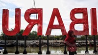 Tanggul laut ini menjadi salah satu upaya pemerintah untuk menjaga masyarakat. Menteri Koordinator Bidang Infrastruktur dan Pembangunan Kewilayahan (IPK) Agus Harimurti Yudhoyono (AHY) mengatakan, tanggul ini memiliki tinggi 4,8 meter dari permukaan air.