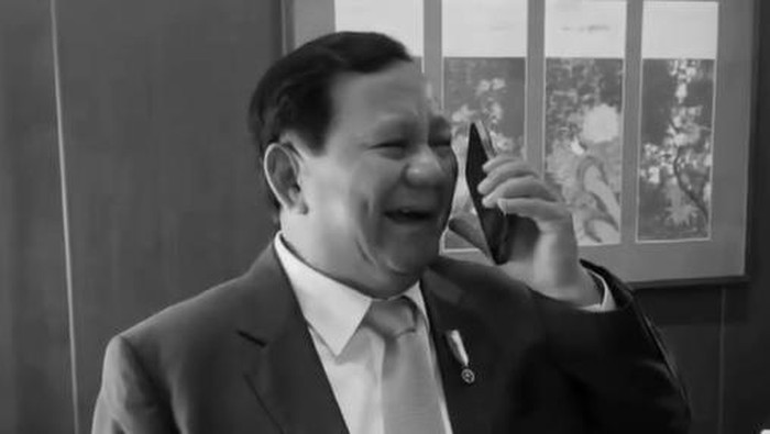 Prabowo Subianto saat teleponan dengan Trump (dok. Instagram Prabowo)