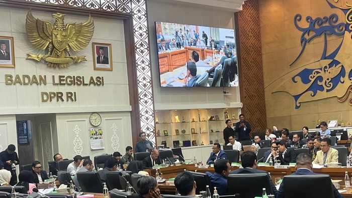 Rapat di Badan Legislasi DPR RI.