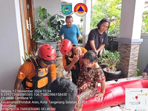 400 Keluarga Terdampak Banjir di Perumahan Tangsel, BPBD Evakuasi Lansia