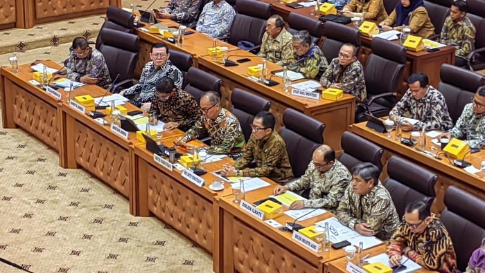 RDP Menperin dengan Komisi VII DPR.