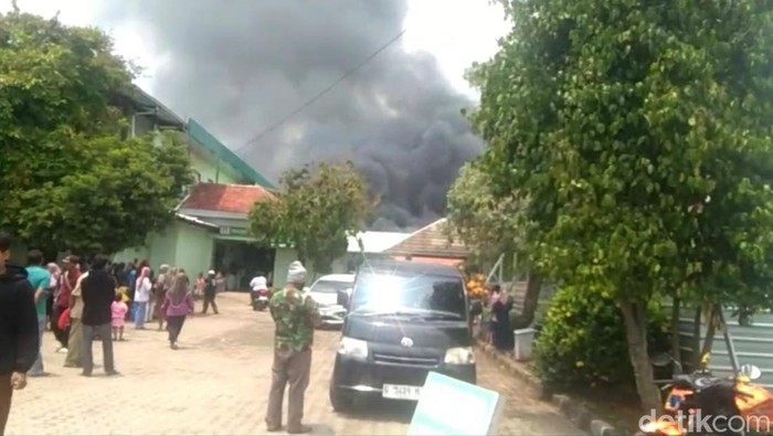 RS Derra Asyifa terbakar siang ini, Selasa (12/11/2024).