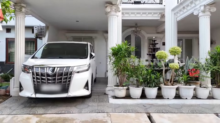 Rumah dr Shindy, kakak Ria Ricis/Tangkapan layar/Youtube FYP Trans7 Rumah dr Shindy, kakak Ria Ricis