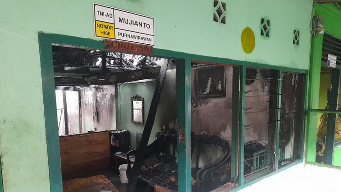 Rumah terbakar di Asrama Kodam XIV/Hasanuddin, Makassar, Sulsel.