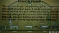 Dalam pokok perkara. Satu, menerima dan mengabulkan permohonan praperadilan pemohon Sahbirin Noor untuk sebagian, ujar hakim tunggal Pengadilan Negeri (PN) Jakarta Selatan Afrizal Hady.  